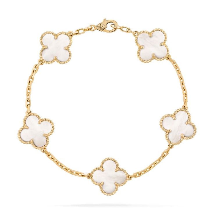 Gold Luxury Bracelets Set Feelz Winter List, Van Cleef Bracelet, Cleef Bracelet, Luxury Bracelets, Gold Pearl Bracelet, Van Cleef & Arpels, Country Rings, Gold Luxury, Luxury Bracelet