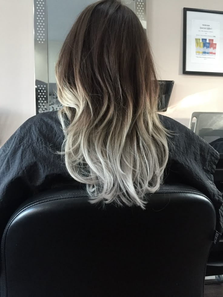 Black Hair Dip Dye, White Ends Hair Dip Dyed, Brown Hair With Silver Tips, White Balayage On Dark Hair, Brown Hair With White Tips, Frosted Tips Long Hair, Bleached Tips Hair, Black Hair With Blonde Tips, Frosted Tips Women Hair