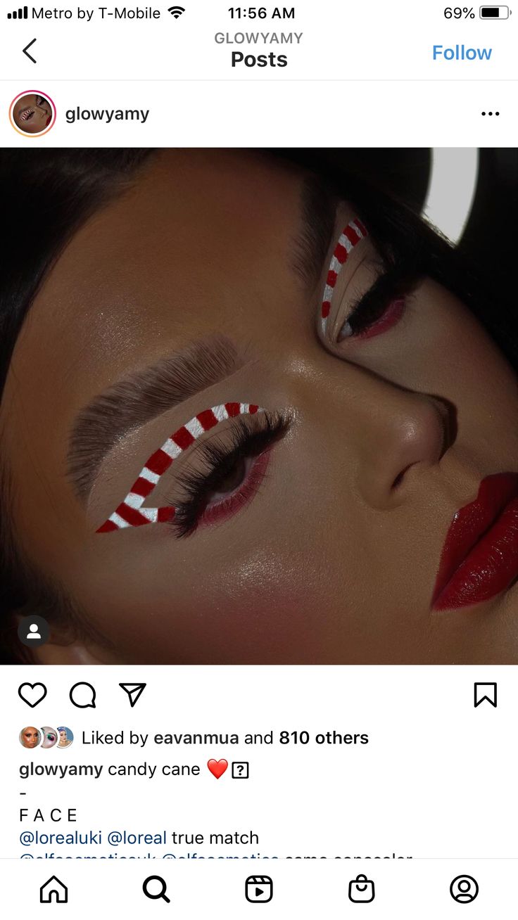 Red And White Christmas Makeup, Candy Cane Makeup Ideas, Christmas Graphic Eyeliner, Candy Cane Eye Makeup, Candy Cane Makeup, Xmas Makeup, Christmas Eyeshadow, Christmas Eye Makeup, Christmas Makeup Look