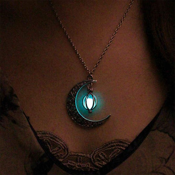 PRICES MAY VARY. Item: Fluorescent crescent moon necklace for Halloween. After absorbing sunlight, ultraviolet light, and electric light, it glows in the dark. Material: High quality alloy. Color-- Blue Adjustable Length: 47+7.5cm(18.5+2.95inch) Great Gift: Delicate luminous necklace, stylish and chic, it's a good choice for Halloween, Birthdays, Christmas,Thanksgiving, Graduation or costume party, let you look elegant, attractive and fashionable Note: If you stay in a dark place all the time, t Luminous Necklace, Moonglow Necklace, Stile Harry Potter, قلادات متدلية, Pumpkin Necklace, Glowing Necklace, Turquoise Charm, Crescent Moon Pendant, Moon Pendant Necklace