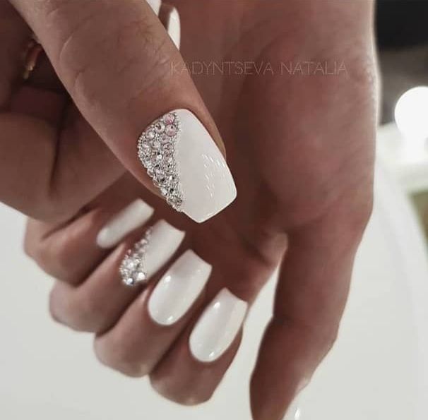 Holographic Glitter Nails, New Nail Designs, White Acrylic Nails, White Nail Designs, Nail Art Wedding, Bridal Nails, Cool Nail Designs, Square Nails, Cute Acrylic Nails