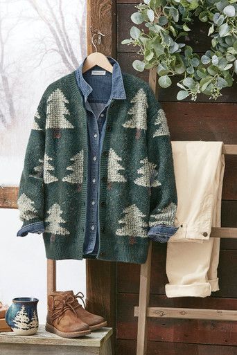 Just the thing if you’re pining for that cozy-cabin feeling. Soft and plush, with lofty yarns and a nature-walk vibe – with a jacquard fir tree motif all over. Ribbed trim and dropped shoulders. | Women's Evergreen Cardigan - Green Multi - PS - Petite Size Coldwater Creek Outfits, Women's Winter Fashion, Cardigan Green, Ladies Style, Latest Sweater, Nature Walk, Sweater Layering, Fir Tree, Vintage Winter