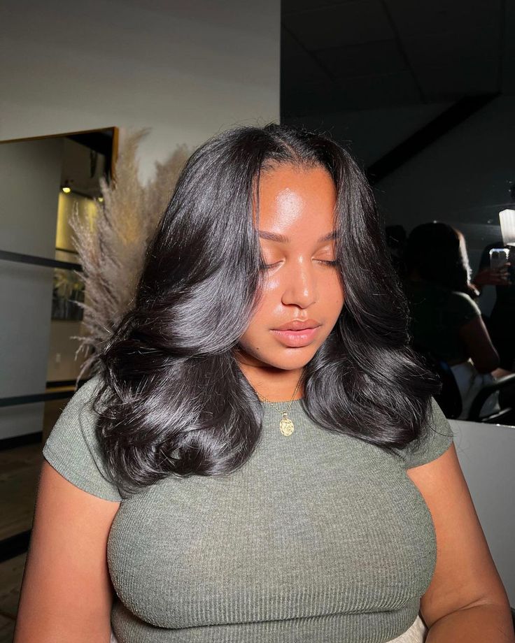 Layers On Short Hair Black Women, Long Curled Hair Black Women, Lob Hair Cuts For Women, Curls With Bangs Black Women, Layered Bob Sew In, Short Layered Hairstyles Shoulder, Long Bob On Black Women, Bangs Black Women Hairstyles, Curled Long Bob