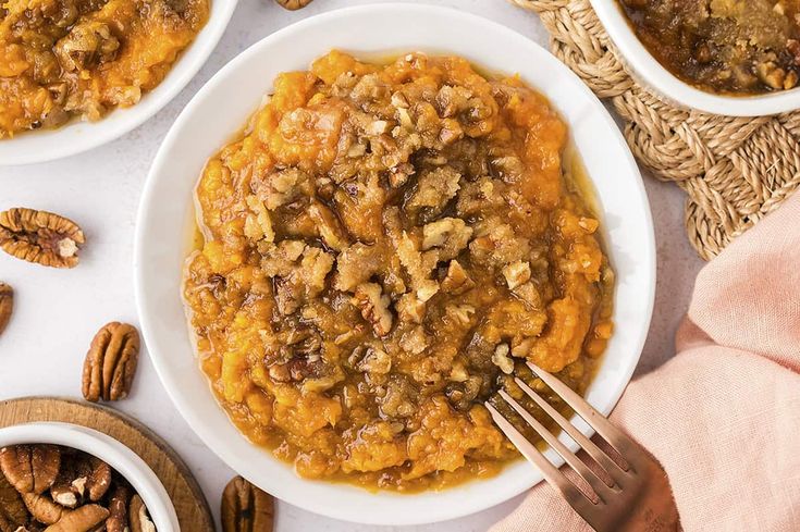 We make our best ever sweet potato casserole with canned yams and it tastes just like the Ruth's Chris Sweet Potato Casserole! This easy shortcut has family raving and there are never any leftovers! The buttery pecan topping goes perfectly with the mashed sweet potatoes. Potato Recipes Casserole, Sweet Potato Casserole With Canned, Ruths Chris Sweet Potato Casserole, Thanksgiving Apps, Canned Yams, Sweet Potato Casserole Easy, Pecan Topping, Casserole Easy, Sweet Potato Recipes Casserole