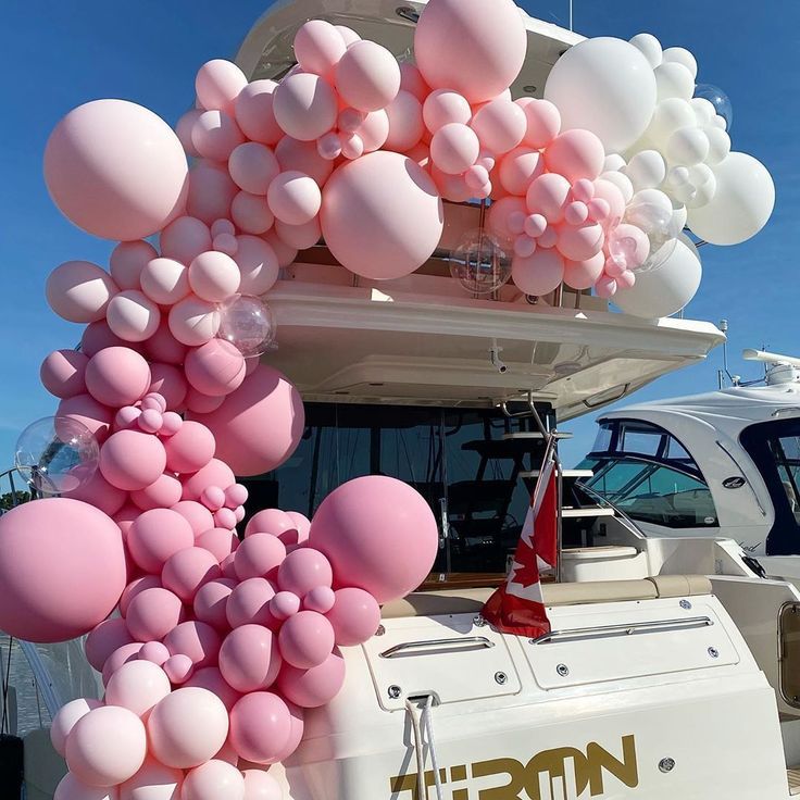 yachts rental dubai Yacht Photo Ideas, Yacht Decorating Ideas, Girls Mermaid Party, Balloon Walls, Christmas Door Hangings, Boat Decor, Bridal Bachelorette Party, Yacht Party, Big Balloons