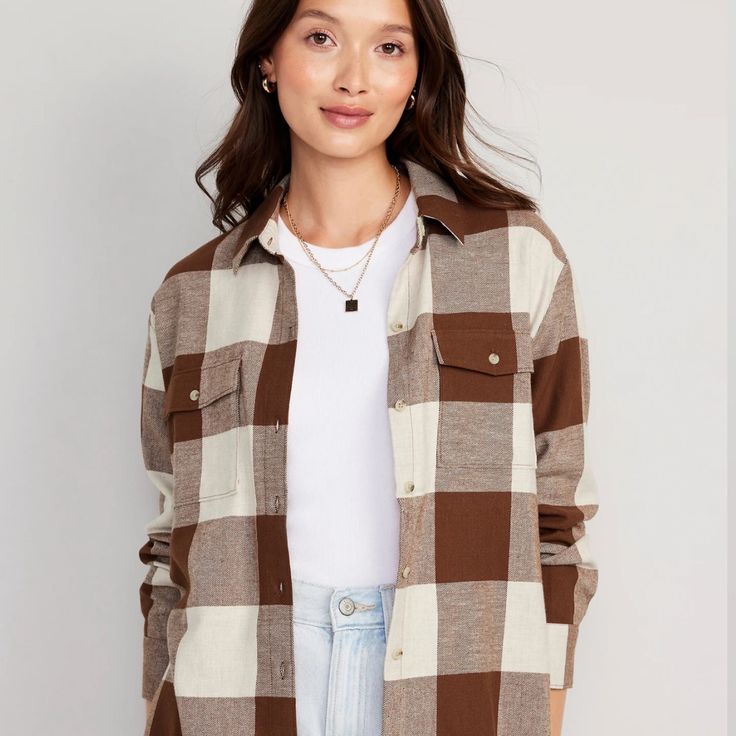 Nwt Old Navy Loose Flannel Boyfriend Shirt Color: Desert Floor Spread Collar Long Sleeves Buttoned Cuffs Button-Patch Utility Pockets Full-Button Front Curved Hem 100% Cotton Imported Fit & Sizing Loose Fit Hits At Hip Models Are Approx. 5'9" And Wear Sizes S (4), L (12), And Xl (18) Pet And Smoke Free House Body Boyfriend, Flannel Oversized, Mom Fall, Summer Plaid, Exaggerated Sleeves, Oversized Shirts, Oversized Flannel, Womens Apparel, Artist Aesthetic