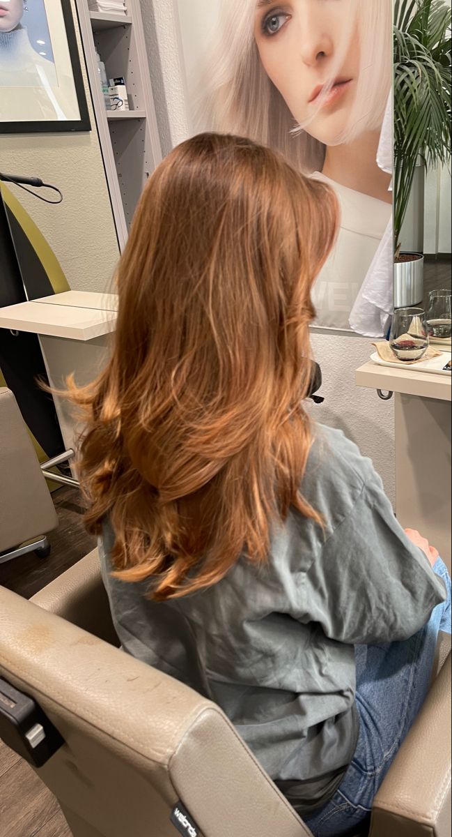 Redhead Going Blonde, Red Brown Light Hair, Ginger Gloss Hair, Strawberry Gloss Hair, Layers On Red Hair, Medium Golden Copper Hair Color, Strawberry Blonde Auburn Hair, Natural Copper Brown Hair, Copper Hair Gloss