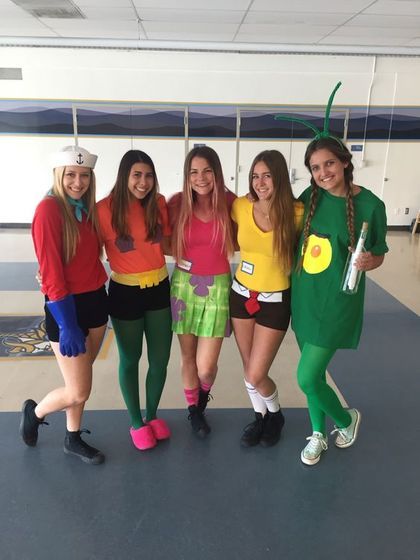 90+ Best DIY Group Halloween Costumes for your girl squad Spongebob Halloween, Spongebob Costume, Original Halloween Costumes, Diy Group Halloween Costumes, Best Group Halloween Costumes, Cute Group Halloween Costumes, Bff Halloween Costumes, Halloween Costumes For 3, Holloween Costume