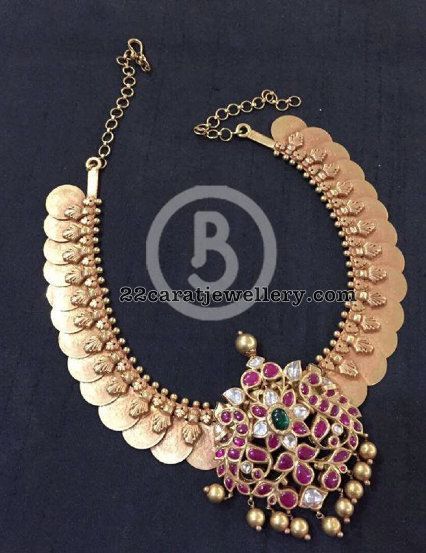 Kasula Peru, Mala Designs, Kasu Mala, Indian Jewellery Gold, Antique Gold Jewelry Indian, Gold Necklace Indian Bridal Jewelry, Diamond Necklace Designs, Antique Jewelry Indian, Jewelry Designing