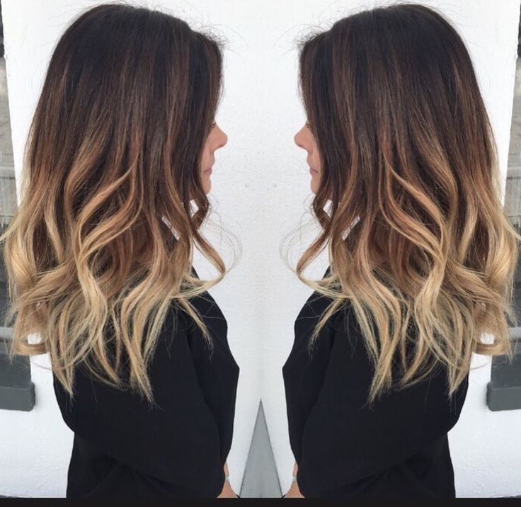 Black Root Ombre Hair, Hair Color Ideas Fine Hair, Hair Color Ideas For Grown Out Roots, Smudge Roots Brunette, Balayage With Natural Roots, Honey Hair Dark Roots, Hair Dark Roots Light Ends, Brunette Root Smudge, Brown Roots With Blonde Ends