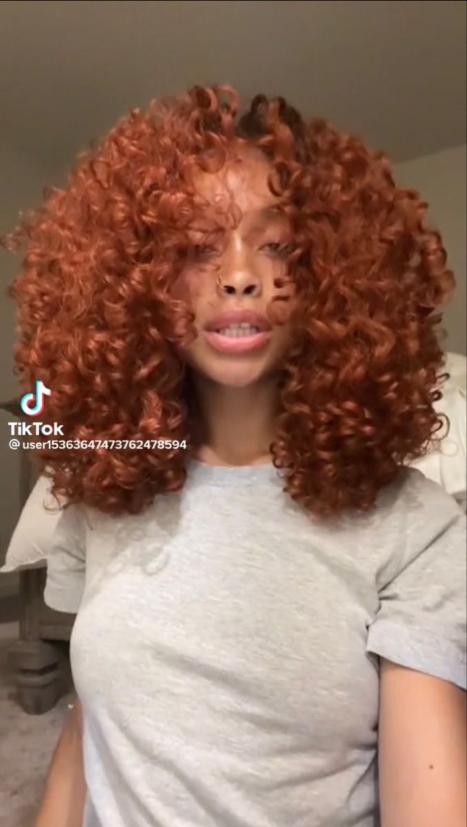 Ginger Curly Sew In, Ginger Curls Black Women, Ginger Hair Black Women Curly Hair, Light Red Curly Hair, Ginger Balayage Curly Hair, Ginger Crochet Hair, Red Orange Curly Hair, Auburn Curly Hair Black Women, Curly Ginger Hair Aesthetic