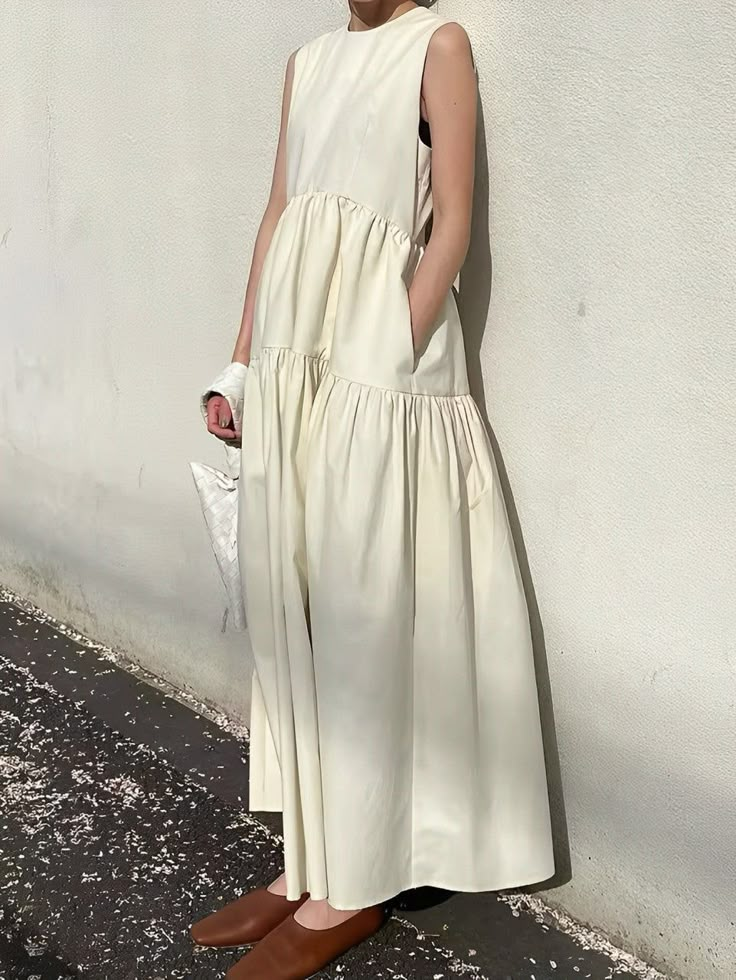 Paper Bag Dress, Minimalist Summer Fashion, Foodie Outfit, Black Sleeveless Midi Dress, Cotton Maxi Dress, Sleeveless Long Dress, Bleach Wash, Big Fashion, Long Sleeve Maxi