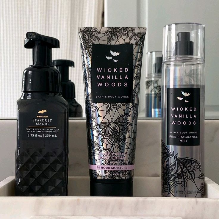 Goth Self Care, 2000s Perfume, Black Cyberpunk, Bathroom Display, Vanilla Woods, Bath N Body Works, Perfume Body Spray, Bath And Body Works Perfume, Shower Skin Care