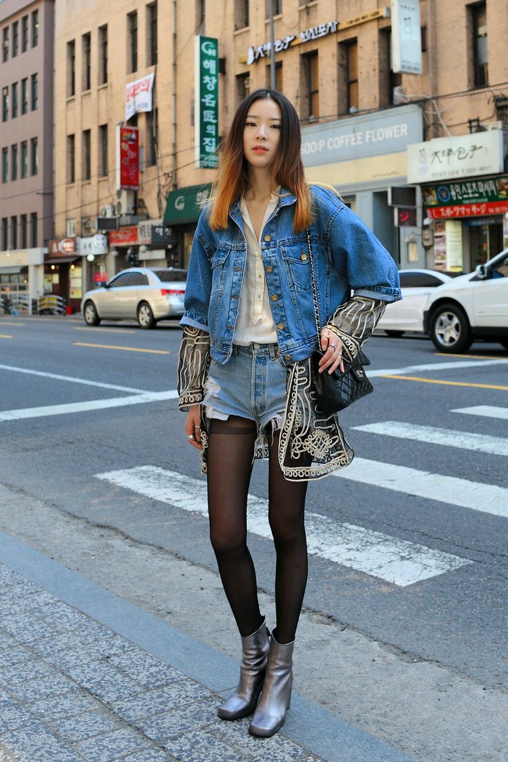 .lovechild. Korean Fashion Summer Dresses, Korea Street Style, Layering Winter, Street Style Outfits Casual, Funny Hair, Irene Kim, Korean Fashion Winter, Walking Down The Street, Korean Fashion Summer