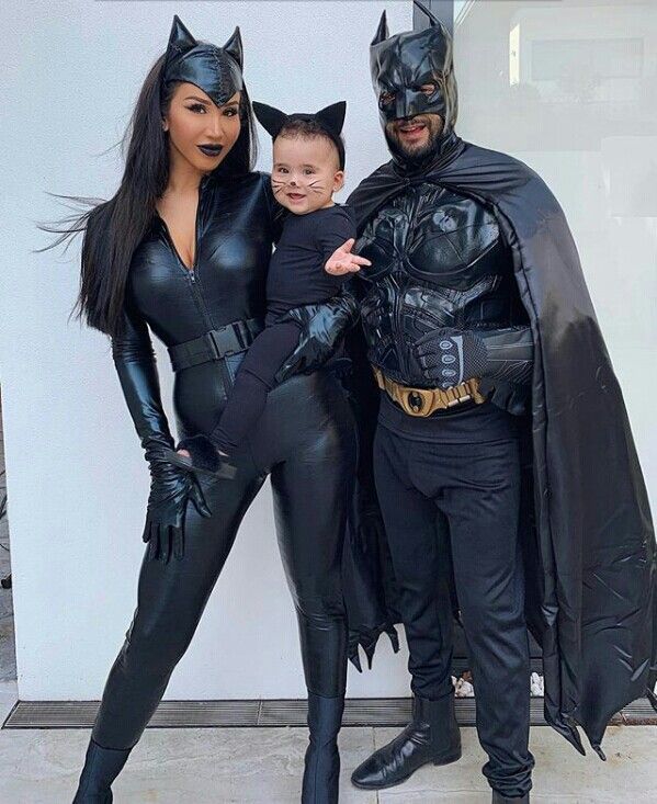 @badgalronnie Family Themed Halloween Costumes, Most Creative Halloween Costumes, Batman Halloween, Halloweenský Makeup, Themed Halloween Costumes, Hot Halloween Outfits, Cute Couple Halloween Costumes, Halloween Inspo, Halloween Costumes For Teens