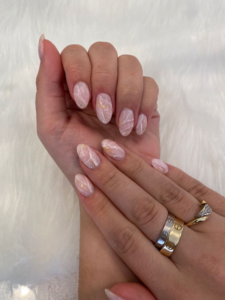 Rose Quartz Marble Nails, Short Almond Marble Nails, Rose Gold Flakes Nails, Rose Gold Almond Nails Sparkle, Pink Nails Gold Flakes, Pink Marble Nails With Gold Flakes, Rose Quartz Nails With Gold, Pink Nails With Gold Flakes, Marble Nails Gold Flakes