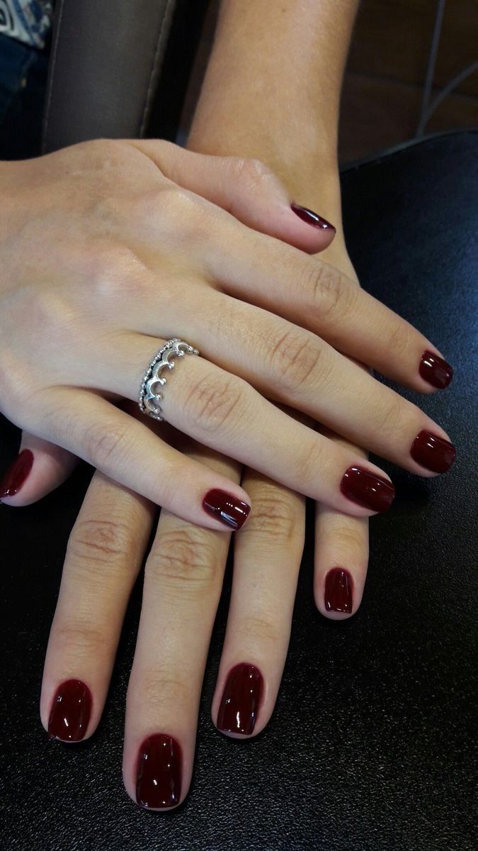 Dark Red Natural Nails, Nails Color Vino, Cherry Cola Nails, Dark Cherry Red Nails, Fall Nude Nails, October Nails, Nagel Tips, Smink Inspiration, Makijaż Smokey Eye