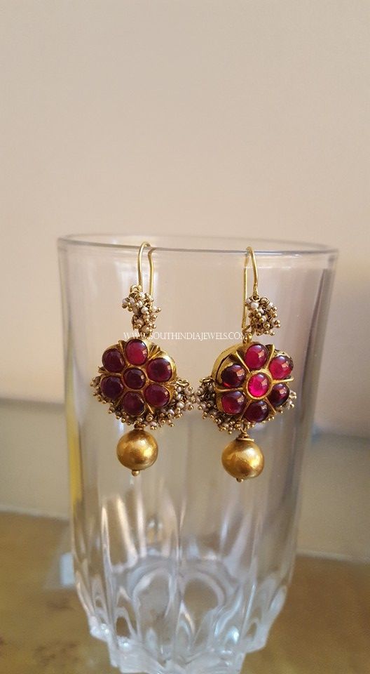 Gold antique ruby earrings design. For more earrings collections, check the complete collection on our website. Ruby Chandbali Earrings Gold, Ideas For Design, Ruby Rings, Antique Jewellery Designs, Antique Jewelry Indian, Indian Jewellery Design Earrings, Wedding Jewellery Collection, Antique Gold Jewelry, Earrings Design