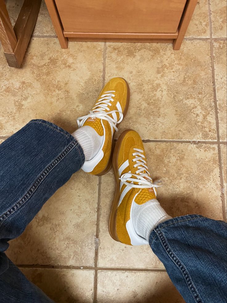 Yellow Sneakers Outfit, Vivienne Westwood Shoes, Colorful Sneakers, Yellow Sneakers, Hand Embroidery Videos, Spring Sneakers, Street Style Outfits Men, Adidas Shop, Aesthetic Shoes