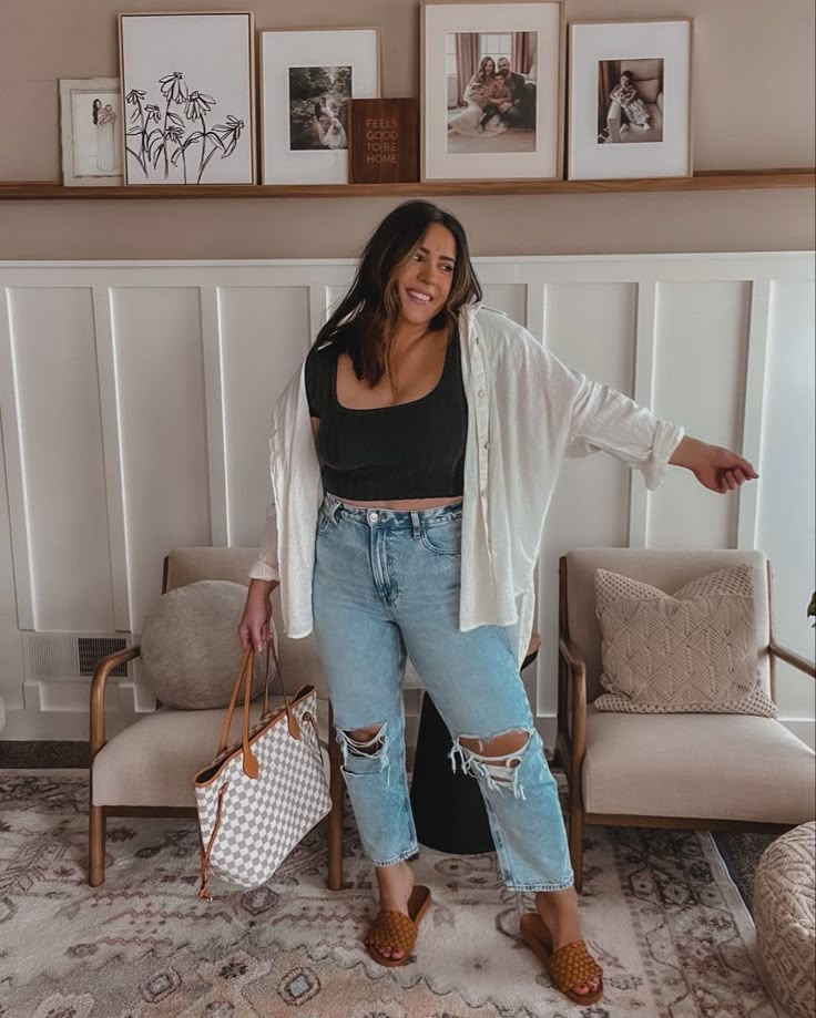 Spring Outfits Size 12, Mid Size Mom Jeans Outfit, Spring Fits Midsize, Spring Outfits 2023 Curvy, Cool Mom Outfits Plus Size, Mom Jeans Spring Outfit, Black Jeans Outfit Midsize, Spring Midsize Outfits 2024, Size 16 Summer Outfits For Women