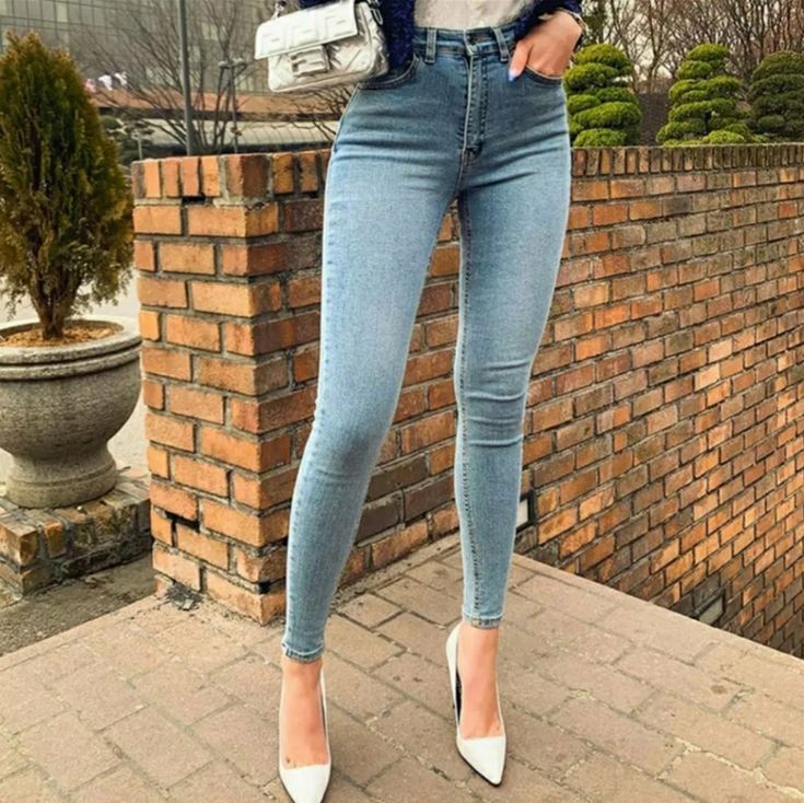 High Waist Jeans, Enhances The Butt Womens Stretch Jeans, 2020 Street Style, Jeans Trend, Elastic Jeans, Streetwear Girl, Jeans High Waist, Denim Trousers, New Classic, Washed Jeans