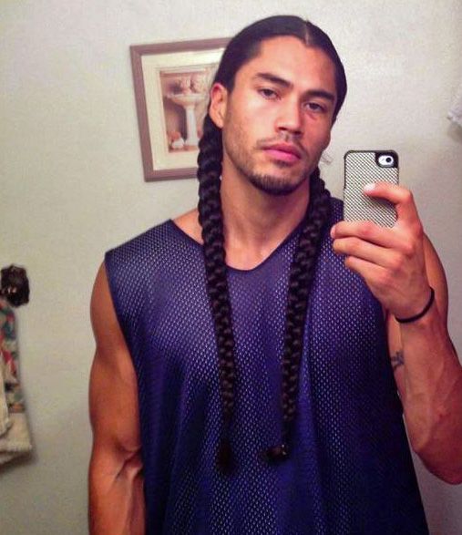 Martin Sensmeier Professional Hairstyles For Men, Native American Actors, Native American Men, Native American Peoples, Hairstyle Look, Afro Punk, American Beauty, Long Hair Styles Men, Long Curly Hair