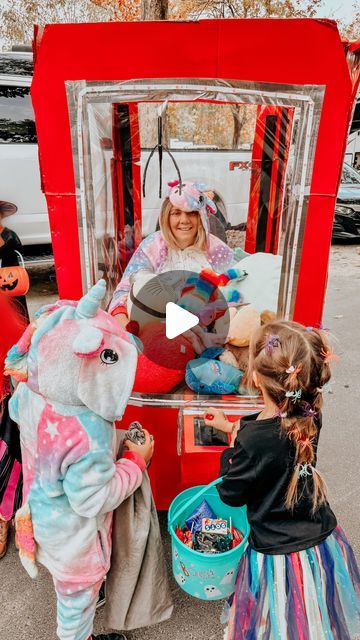 Rachelle Chapman | Blogger| on Instagram: "Thank you to my hubby @the_chap_pack for making this costume!  Last night was such a blast for Halloween! I let the kids “play” the game and “win“ a prize! They would play around with the button and then I would hand them a stuffy! 

#Halloween #HalloweenCostume #Halloween2024 #Disability #Wheelchair #WheelchairLife #Inclusion #SpinalCordInjury #WheelchairCostume #Funny #DIY #HowTo #HowToVideo #Hilarious" Wheelchair Costumes, Kids Play, Wheelchair, The Kids, Kids Playing, Last Night, The Game, Halloween Decorations, Halloween Costumes