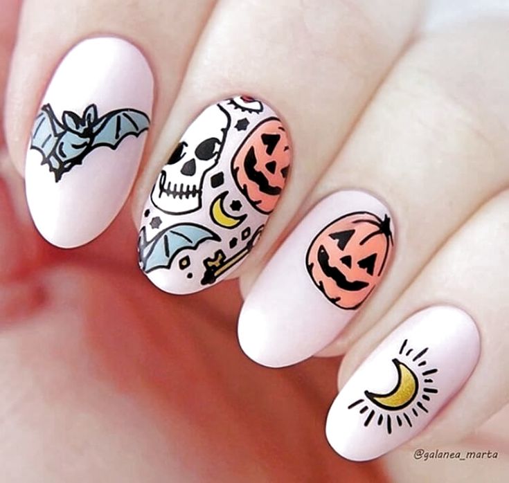 Sandy Beach Nail Art with Shells, Starfish, and Sand Patterns Halloween Short Nails, Stars Nails, Nail Art Halloween, Halloween Acrylic Nails, Cute Halloween Nails, Colorful Nail, Nails Halloween, Nails 2020, Halloween Nail Designs