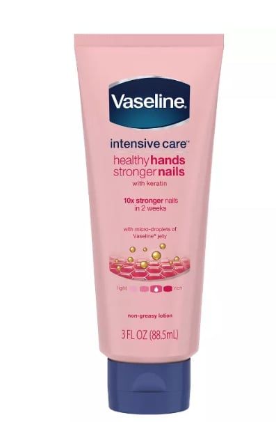 Vaseline Healthy Hands Stronger Nails, Vaseline Hand Cream, Hand Care Products, Hand Cream Aesthetic, Hand Care Tips, Nails Cream, Best Hand Cream, Hands Care, Hand Care Routine