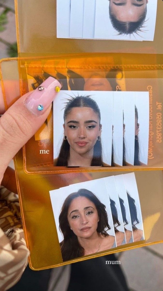 Drivers Licence Makeup, License Id Picture Makeup, Passport Makeup Look, License Photo Makeup, Passport Photo Aesthetic, Drivers Licence Photo, Yasmine Barbieri, Licence Photo, Passport Photo Makeup