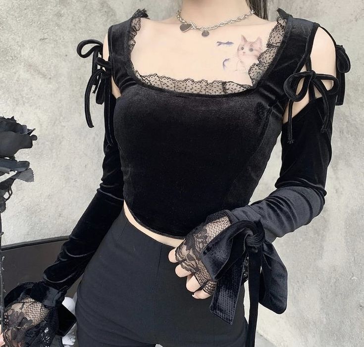 Black Lace Crop Top, Mode Hippie, Harajuku Women, Womens Lace Tops, Cold Shoulder Lace, Lace Vest, Velvet Crop Top, Top Streetwear, Rave Wear