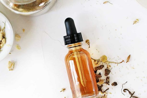 De-Stress With This Relaxing Herbal CBD Tincture Clear Skin Face, Skin Face Mask, Hello Glow, Beauty Tips For Glowing Skin, Holistic Lifestyle, Healthy Skin Tips, Skin Care Routine Steps, Body Care Routine, Skin Care Solutions