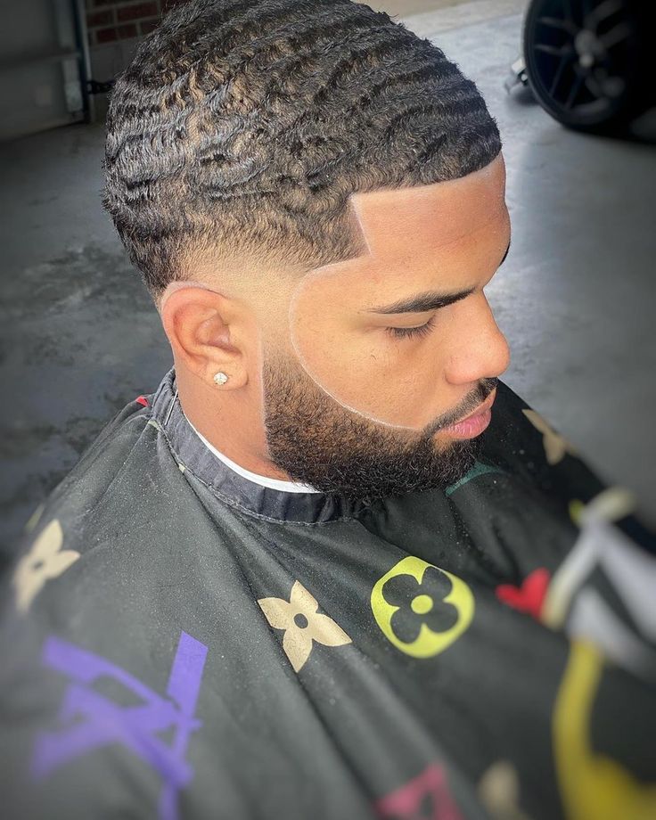 Navy Haircut, Batman Haircut, 360 Waves Hair, Types Of Fade Haircut, Waves Hairstyle Men, Black Men Beard Styles, Types Of Waves, Undercut Fade, Drop Fade Haircut