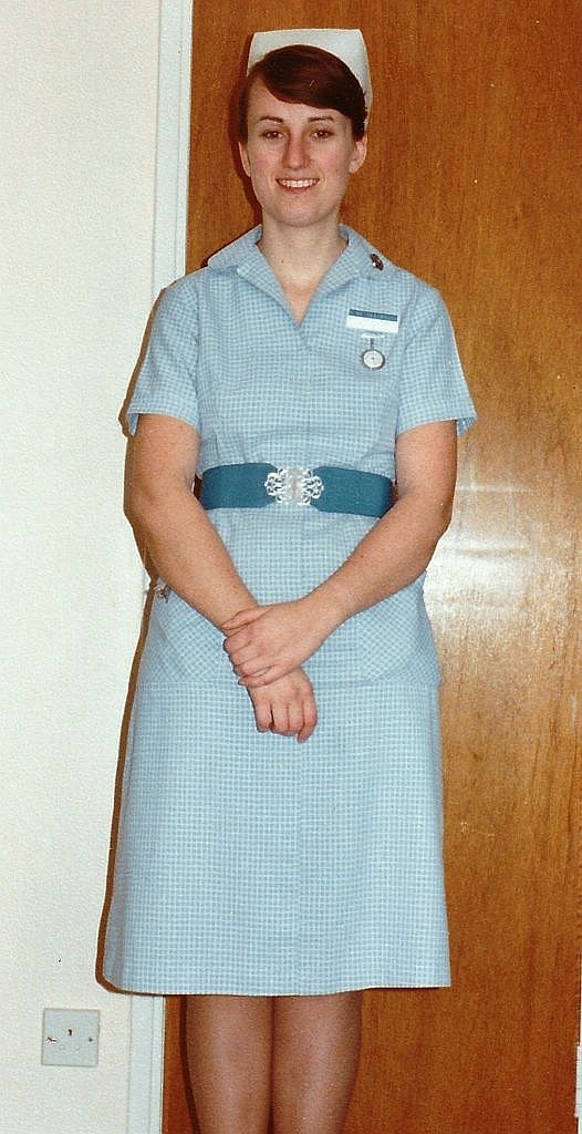 Ladies Pic, Uk Nurse, Enrolled Nurse, Ladies Workwear, Nurse Dress, Nurse Dress Uniform, Staff Nurse, Vintage Nurse, Nurse Stuff