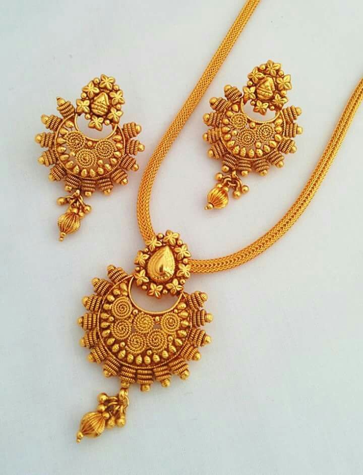 Latest Gold Haram Designs, Long Necklace Designs, Long Chain Gold, Chain Gold Necklace, Gold Jewelry Prom, Simple Craft Ideas, Gold Earrings Wedding, Beautiful Gold Necklaces, Gold Mangalsutra Designs