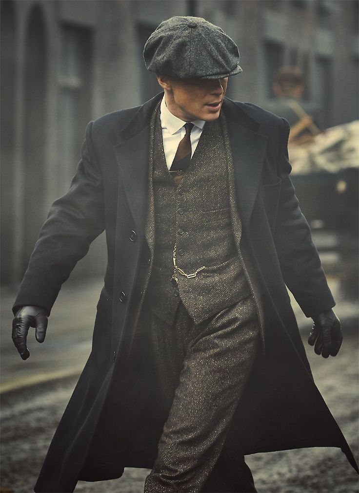 Pesky Blinders fashion.  Got that classic English style #peakyblinders #retro #fashion #english Peaky Blinders Outfit, Hipster Man, Vintage Mens Fashion, Mens Fashion Classy, Wallpapers Iphone, Cillian Murphy, 1920s Fashion, Peaky Blinders, Gentleman Style