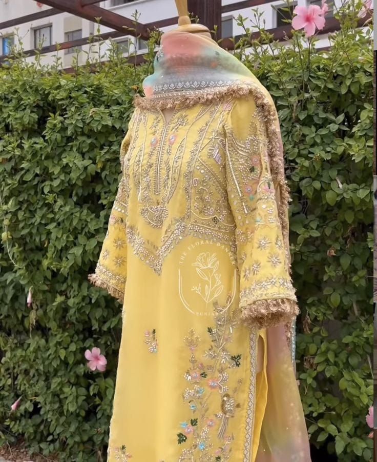 Designer Suits For Wedding, Punjabi Suits Designer Boutique, Boutique Names, Trendy Suits, Fancy Suit, Latest Dress Design, Pakistani Fancy Dresses, Fancy Dresses Long, Bridal Dress Fashion