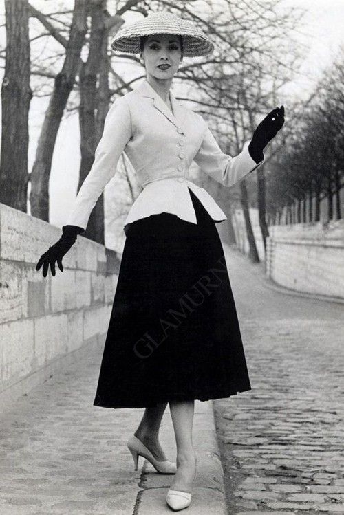 Christian Dior New Look, 40s Mode, Dior New Look, Rok Outfit, Style Parisienne, Fashion 1940s, 1950 Fashion, Glamour Vintage, Fifties Fashion