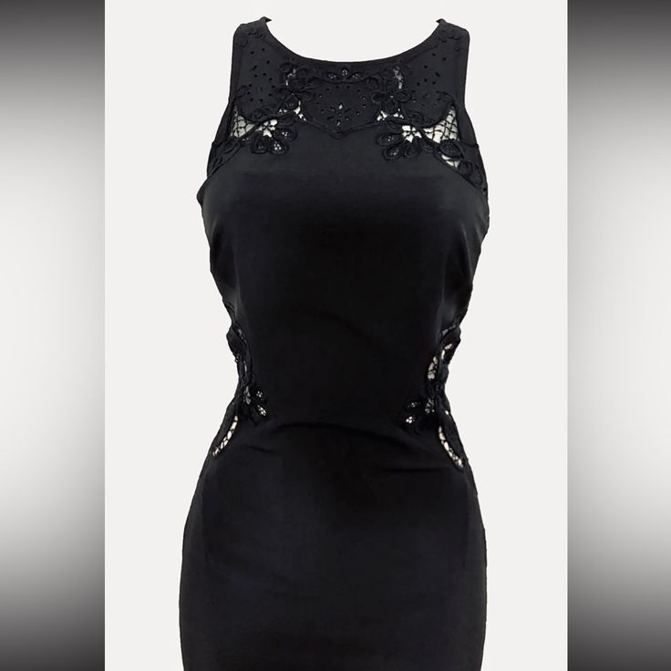 Stunning Karen Millen Blk Embroidered Lace Pencil Race Evening Cocktail Dress Sz 4. This Was A Display Piece And Not Worn. This Dress Has A Slight Stretch To Ensure Perfect Fit And Shape. Fully Lined With A Back Zip That Goes Almost All The Way Up But Stops Just At The Armpit And Has A Button Closure On Top. The Lining Is A Nude Color. Please Note That This Dress Tends To Run Small So This Dress Is Really Like A Size 2. Length 36” Bust 16.5” Waist 13” Hip 18” Approximate Comes From Smoke And Pet Evening Cocktail Dress, Cocktail Evening Dresses, All The Way Up, Evening Cocktail, Nude Color, Karen Millen, Embroidered Lace, Leave A Comment, All The Way