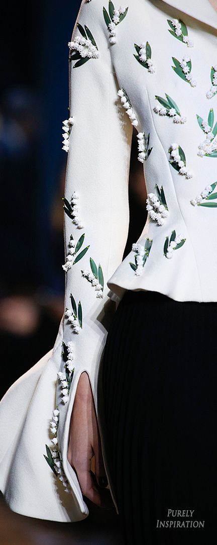 Christian Dior Spring 2016 Haute Couture (details) | Purely Inspiration 2016 Couture, Haute Couture Details, Couture Accessories, Couture Details, Dior Couture, Boutique Chic, Embroidery Fashion, Looks Style, Mode Inspiration