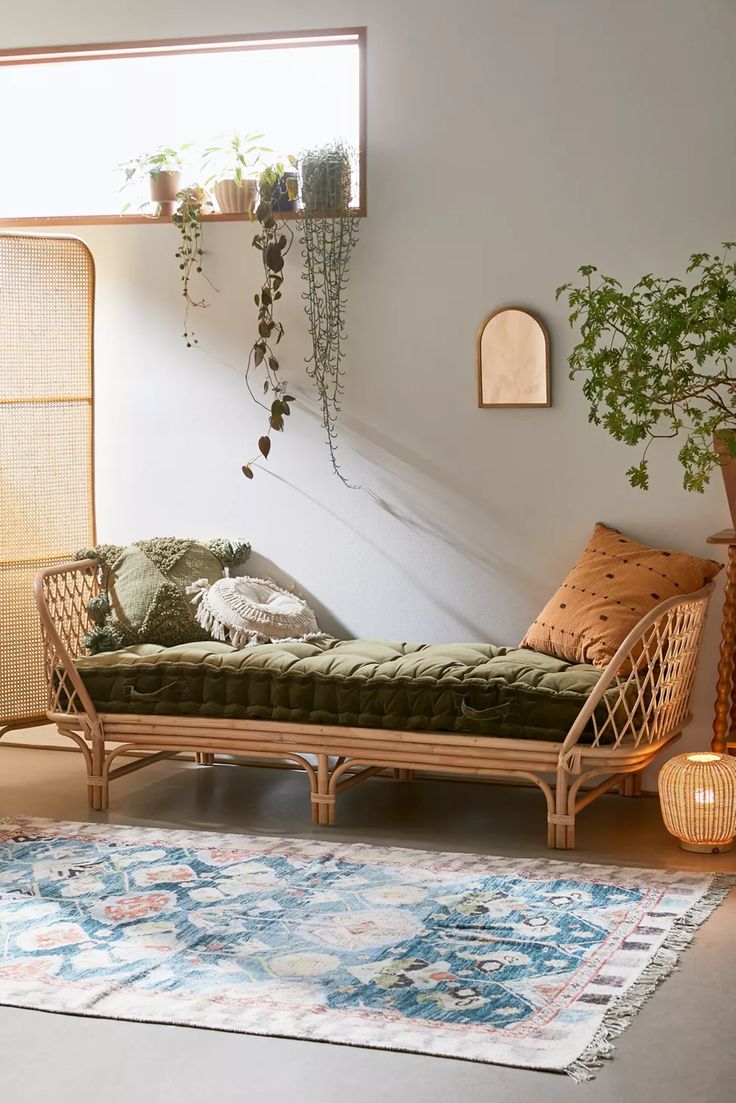 Interior Design Inspo Velvet Daybed, Rattan Daybed, Daybed Cushion, Apartment Decoration, Uo Home, Inspire Me Home Decor, Décor Boho, Chair Bed, Room Inspiration Bedroom