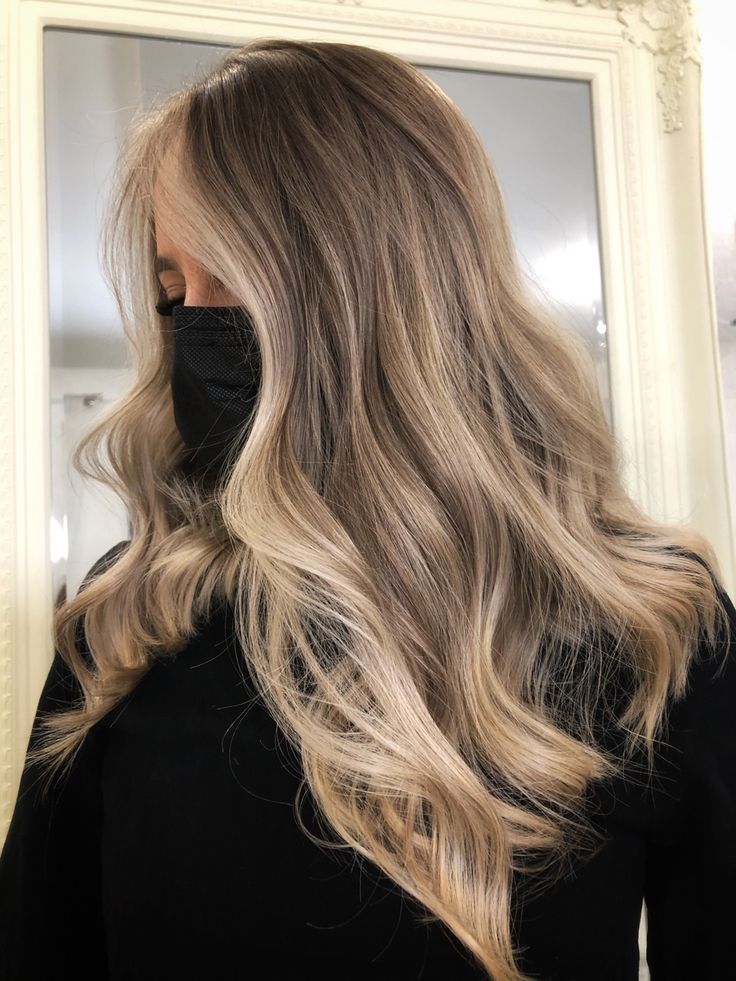 Light Fall Balayage, Brown Blonde Bayalage Hair, Blonde Baylage Hair On Brown Hair, Dark Blonde Hair With Balayage, Dimensional Bronde Haircolor, Balayage Dark Blonde Hair, Long Bayalage Hair, Blonde Balayage 2023, Hair Bob Balayage