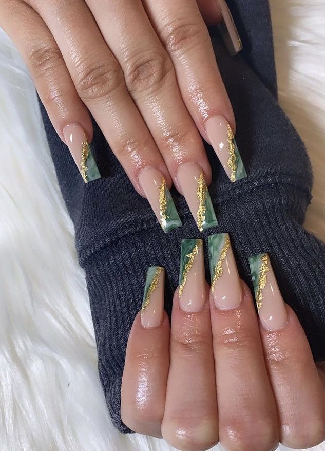 Dark Green Nails Medium Length, Good And Green Nails, Ballerina Green Nails, Emerald Green White And Gold Nails, Emerald Green Nails With Gold French Tip, Emerald Green Nails Square Short, Prom Nails Acrylic Emerald Green, Dark Green Birthday Nails, Emerald Green And Gold Nails Acrylic Prom