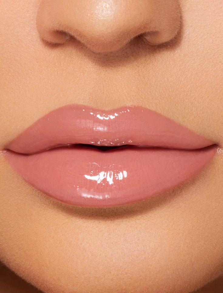 Diva | High Gloss Light Pink Lips, Hot Pink Lips, Kylie Lips, Kylie Cosmetic, Pink Lip Gloss, Snapchat Filter, Creme Lipstick, Cruelty Free Cosmetics, Makeup Tricks