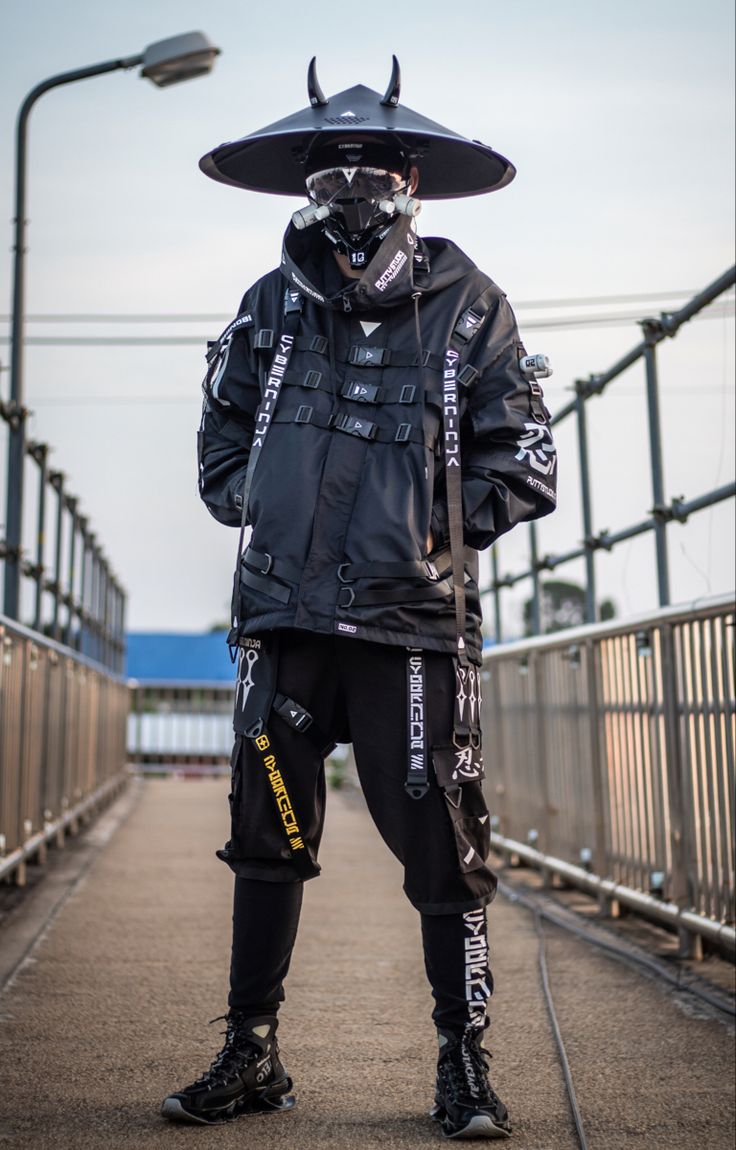 Future Fashion Futuristic, Samurai Outfit, Techwear Mask, Cyberpunk Men, Futuristic Samurai, Cyberpunk Male, Coral Springs Florida, Samurai Clothing, Techwear Jacket