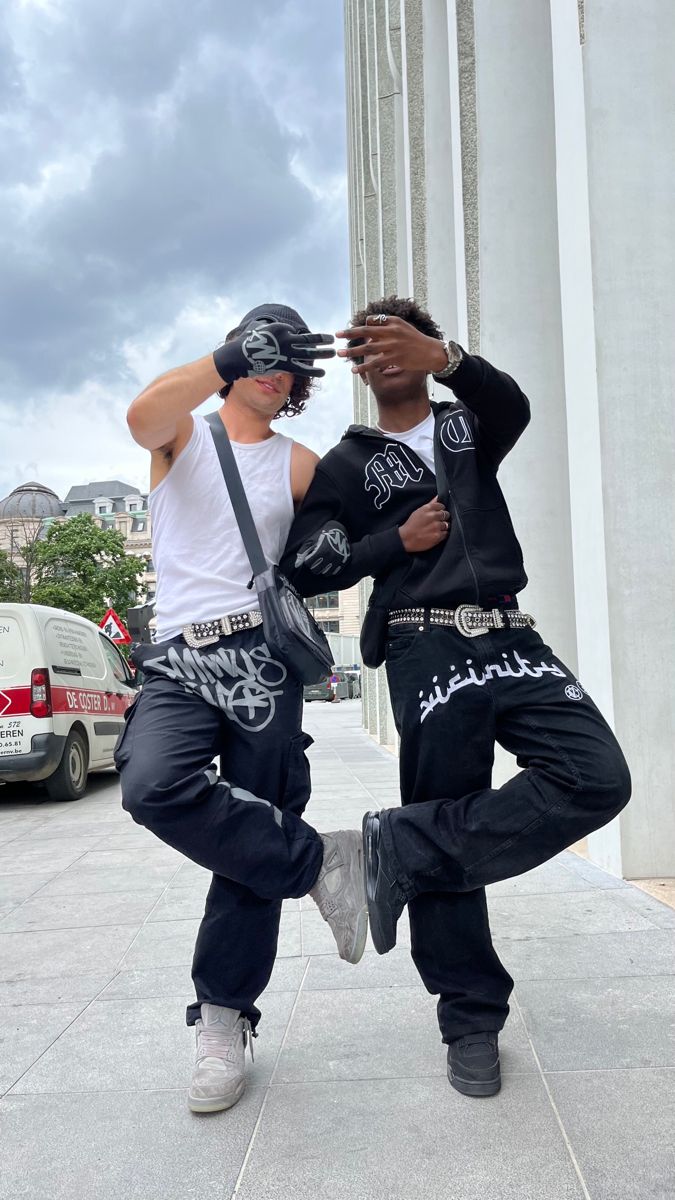 Citycore Aesthetic Outfits Men, Twizzy Outfits, Concert Outfit Guys, Y2k Guys, Men Y2k Fashion, Y2k Fashion Men, Y2k Outfits Men, Drippy Outfit, Drip Outfit Men