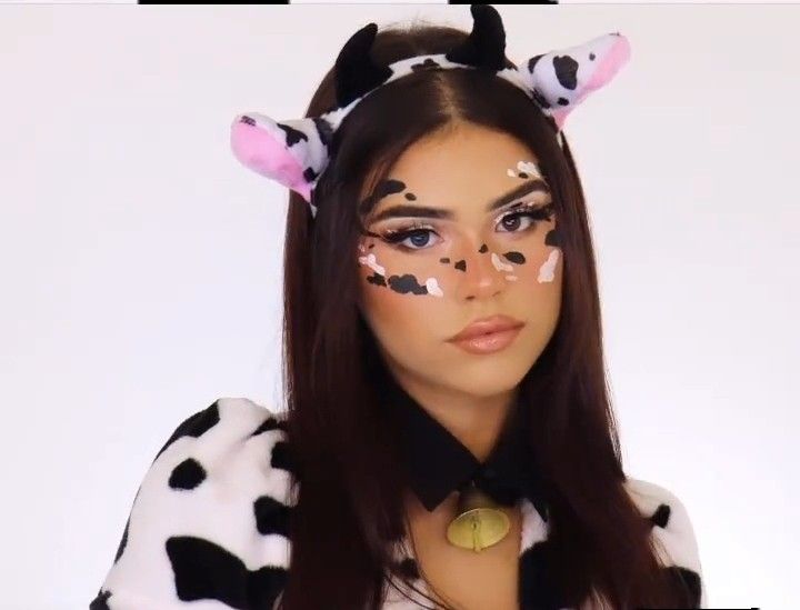 Cow Makeup Look, Cow Print Makeup, Cow Make Up, Panda Makeup, Cow Halloween Costume, Leah Halton, Cow Halloween, Holloween Makeup, Cute Group Halloween Costumes