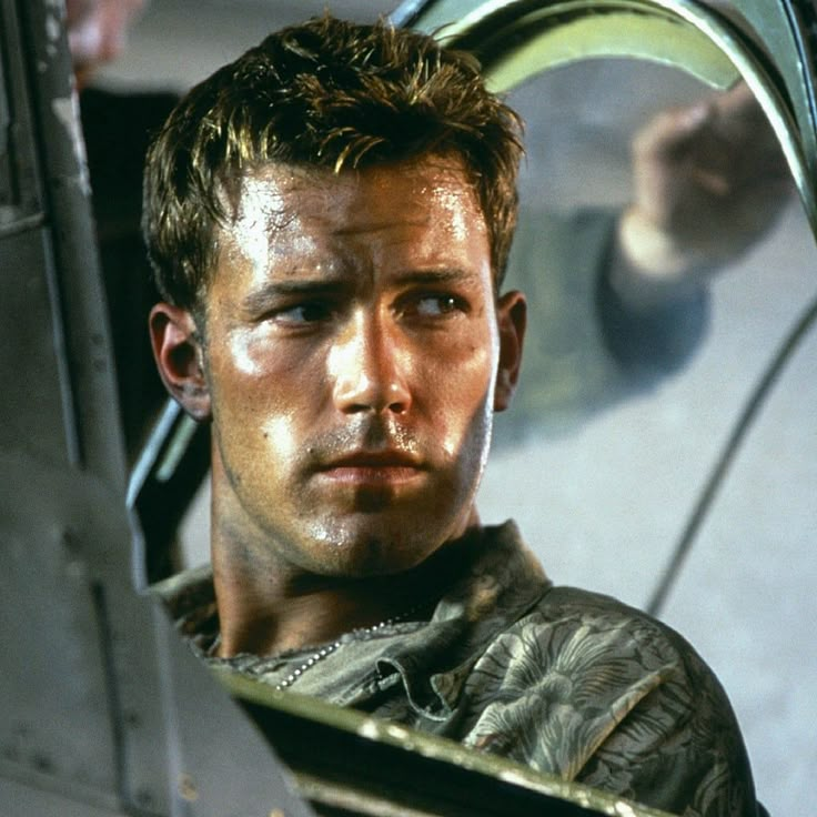 Ben Affleck as Rafe McCawley in Pearl
Harbor(2001) Pearl Harbor Rafe And Evelyn, Pearl Harbor Movie Aesthetic, Rafe Pearl Harbor, Pearl Harbor Wallpaper, Ben Affleck Pearl Harbor, Ben Affleck 90s, Pearl Harbour Movie, Young Ben Affleck, Rafe Mccawley