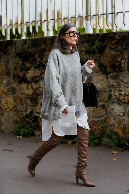 Véronique Tristram | Véronique Tristram - PFW2018 SS19 day 5… | Maurice Malbrunot | Flickr Mode Dope, Walking Down The Street, Looks Street Style, Street Style Inspiration, Looks Chic, Mode Inspo, 가을 패션, Looks Style, Mode Inspiration