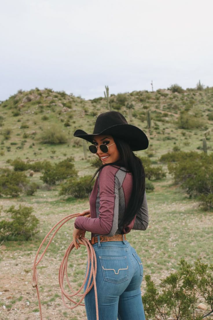 Wearing Lola light wash kimes and a noble outfitters top Ranch Clothes For Women, Ranch Style Clothes For Women, Wrangler Jean Outfits Woman, Women Ranch Outfits, Basic Cowgirl Outfits, Summer Ranch Outfits, Western Asethic Outfits, Woman Country Outfits, Country Street Style